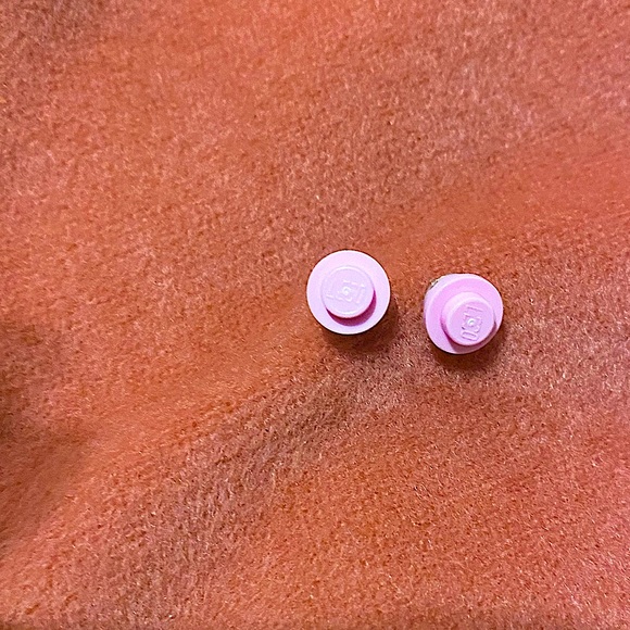 Small pink Lego stud earrings - Picture 1 of 3